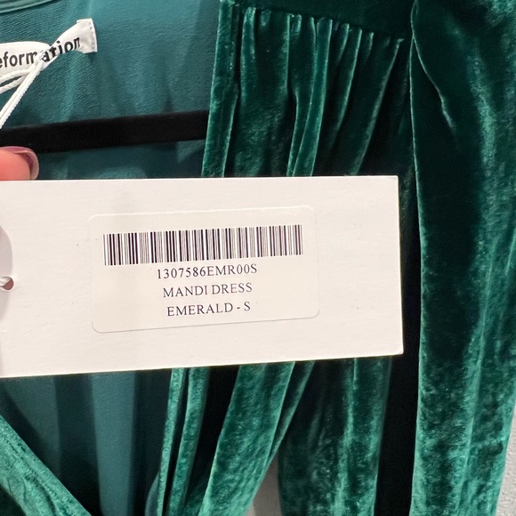 NWT Reformation Mandi Dress - Emerald Green - Long
Sleeve Velvet Wrap Maxi - S - Picture 3 of 3